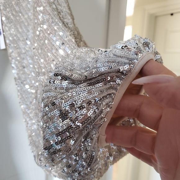 Gold sequence dress - Picture 9 of 9